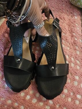 Lady Go Diva"Jezebel"Black Strappy Wedge Sandals Women's Size 8